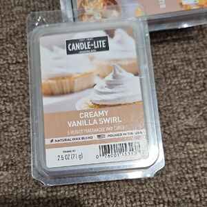 10/$10 SALE 💸 NWT Candle-lite Creamy Vanilla Swirl Wax Cube Melts